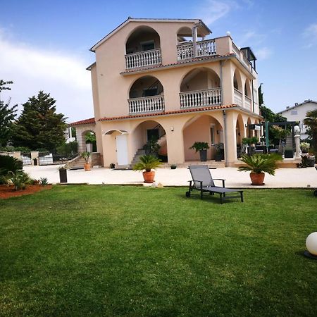 Villa Meli - Apartments Mit Meerblick Medulin Exteriör bild