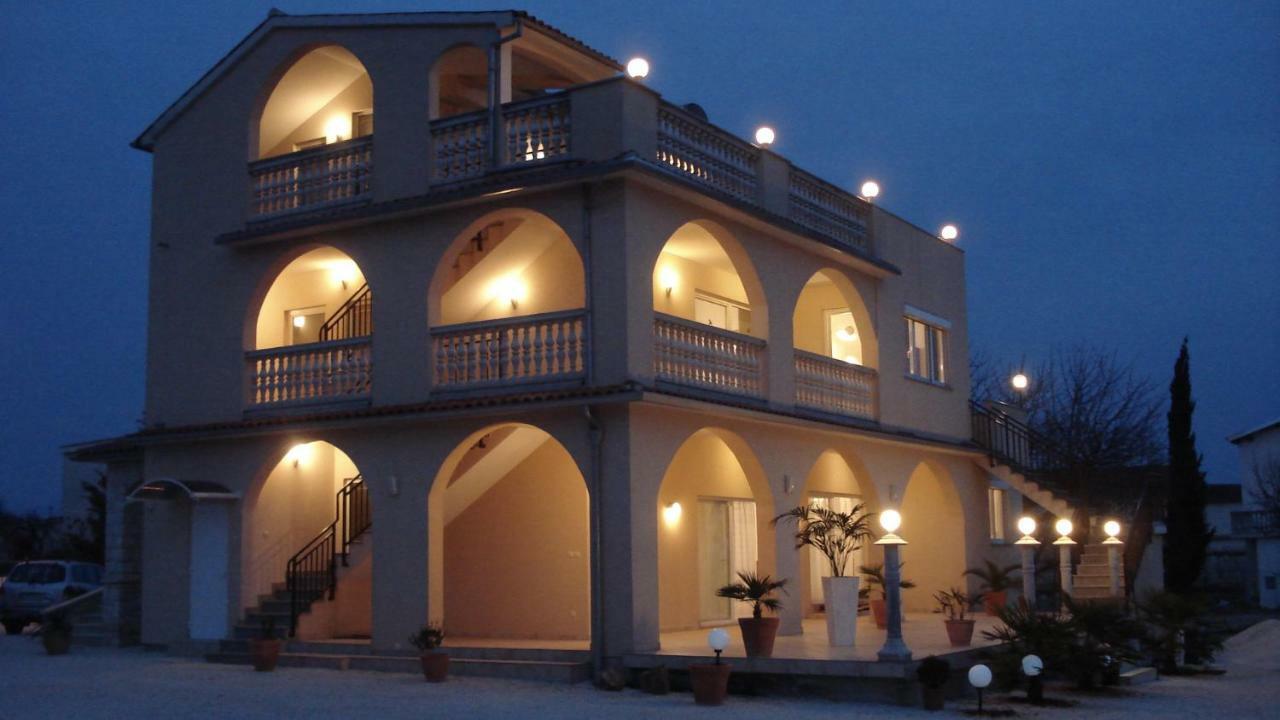 Villa Meli - Apartments Mit Meerblick Medulin Exteriör bild