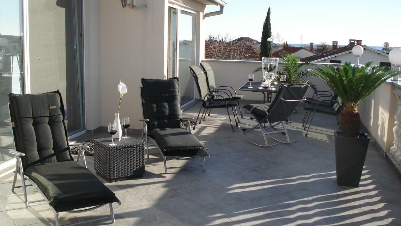 Villa Meli - Apartments Mit Meerblick Medulin Exteriör bild